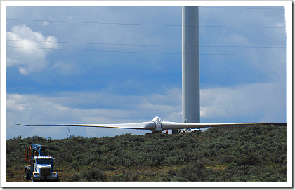 Wild Horse Wind Farm: wind turbine construction (click for larger image)