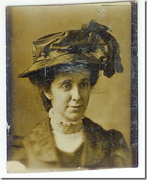 woman-with-hat-small
