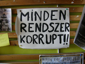 Keleti Blokk,  Magyar Dal napja,  2010, Budapest, Ajtósi Dürer sor, applied art, kocsma, buli, koncertek, minden rendszer korrupt      