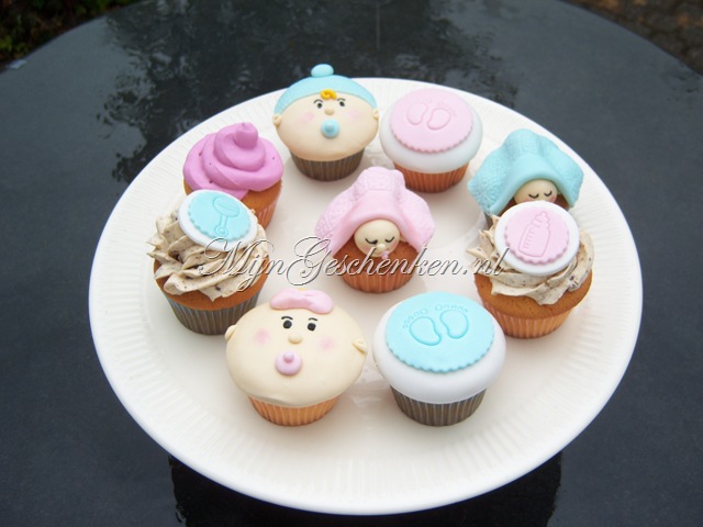 [Baby cupcakes & taarten 002[8].jpg]