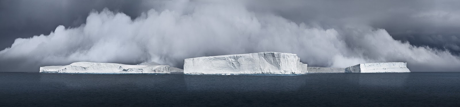 [David Burdemy - Icebergs Antarctic 07 2007[6].jpg]