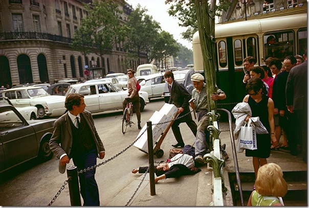 joel meyerowitz - Fallen Man  Paris 1967