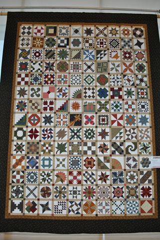 [Quilts in the Gardens 2011 014[3].jpg]