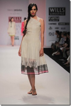WIFW SS2010 collection by Rahul Mishra's Show19
