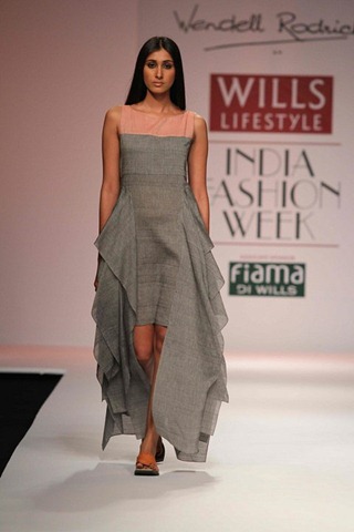 [WIFW SS 2011collection by Wendell Rodrick 13[6].jpg]