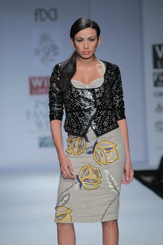 [WIFW SS 2011 collection by Vineet Bahl (5)[5].jpg]