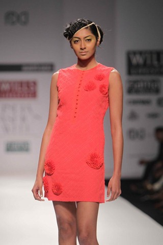 [WIFW SS 2011  collection by Manish Gupta (7)[3].jpg]