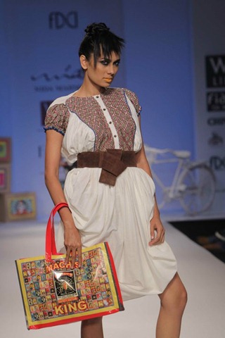 [WIFW SS 2011collection by Nida Mahmood [4].jpg]