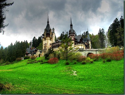800px-Peles-Castle-Sinaia-Romania