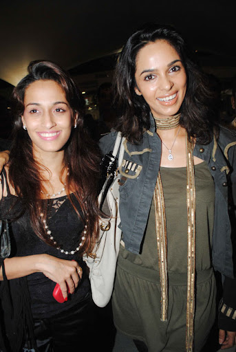 CLICK THE ABOVE ARROW TO  ZOOM THE IMAGE