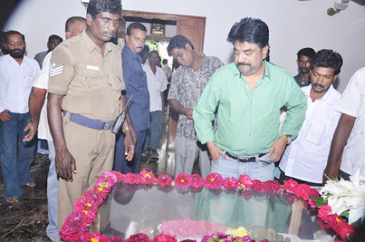 CLICK THE ABOVE ARROW TO  ZOOM THE IMAGE