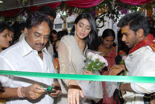 CLICK THE ABOVE ARROW TO  ZOOM THE IMAGE