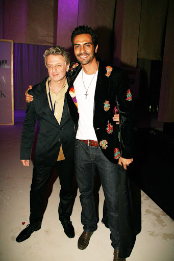 CLICK THE ABOVE ARROW TO  ZOOM THE IMAGE