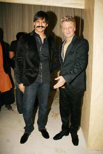 CLICK THE ABOVE ARROW TO  ZOOM THE IMAGE