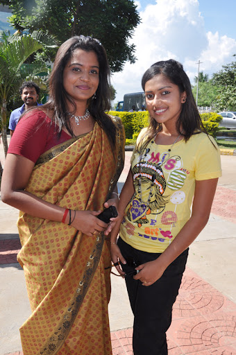 CLICK THE ABOVE ARROW TO  ZOOM THE IMAGE