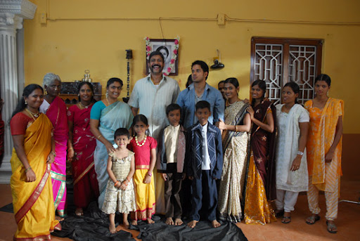 CLICK THE ABOVE ARROW TO  ZOOM THE IMAGE