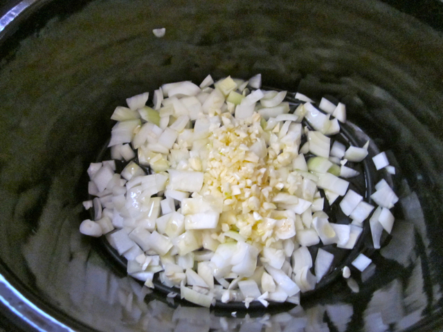 onions and garlic in slow cooker 