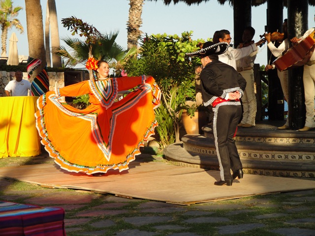 [11.  Mexican Dancing[3].jpg]