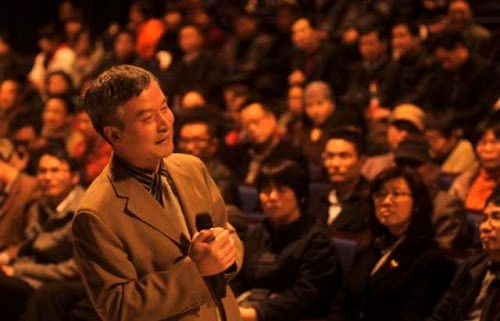 3月11日,北大法学教授贺卫方先生现身禾城,在嘉兴大剧院星光剧场作了一场《法治与文化》的演讲 3月11日,北大法学教授贺卫方先生现身禾城,在嘉兴大剧院星光剧场作了一场《法治与文化》的演讲.jpg