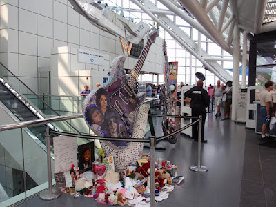 Rock and Roll Hall of Fame - Michael Jackson Memorial