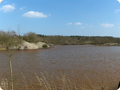 Okkerbrun sø