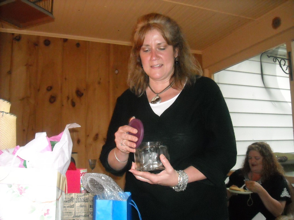 [moms purse and susans bday party 020[4].jpg]