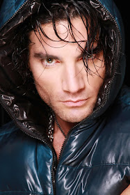 Mexican actor Víctor González