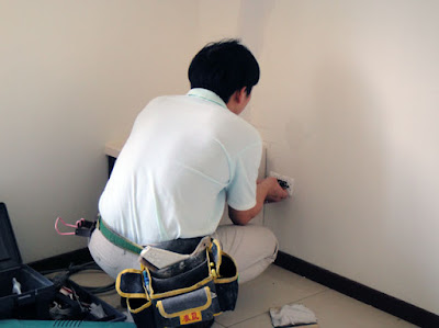 [Life] 裝潢實戰第八彈：冷氣機體、燈具 & 壁紙安裝！ - 阿祥的網路筆記本