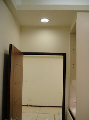 [Life] 裝潢實戰第八彈：冷氣機體、燈具 & 壁紙安裝！ - 阿祥的網路筆記本