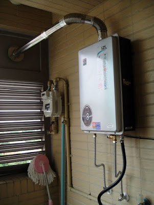 [Home] 新居家具進場之二：餐桌椅/書櫃/櫥櫃…外加熱水器！ - 阿祥的網路筆記本