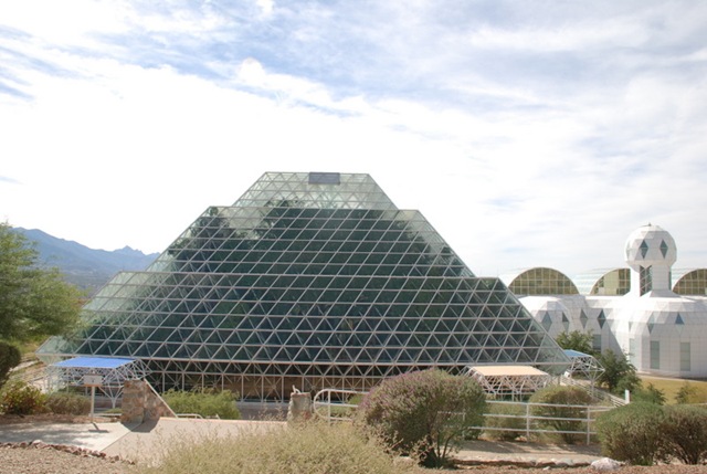[10-25-10 Biosphere 2 011[3].jpg]