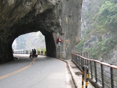 Guoliang Tunnel (1)