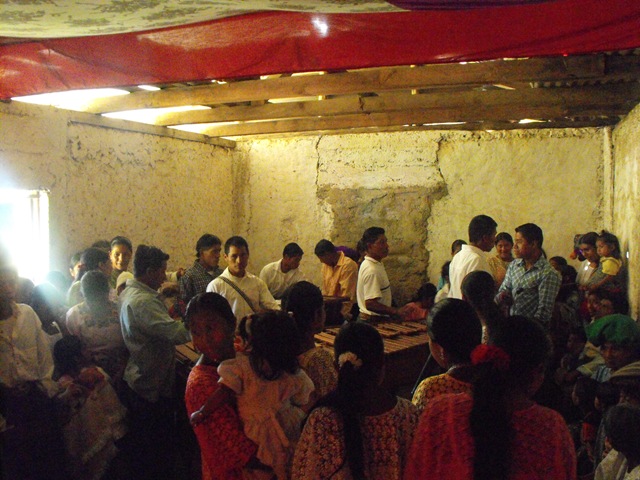 [Aldea 10-12-08 048[7].jpg]