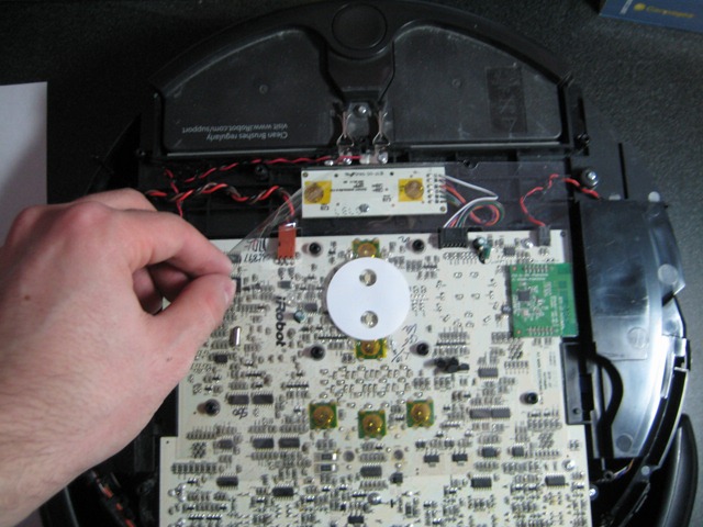 [2009-04-07 Roomba Articulating Arm Optical Sesnsor Set Replacement 012[2].jpg]