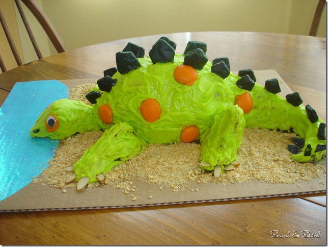 Stegasaurus cake 2 Stegasaurus cake 2