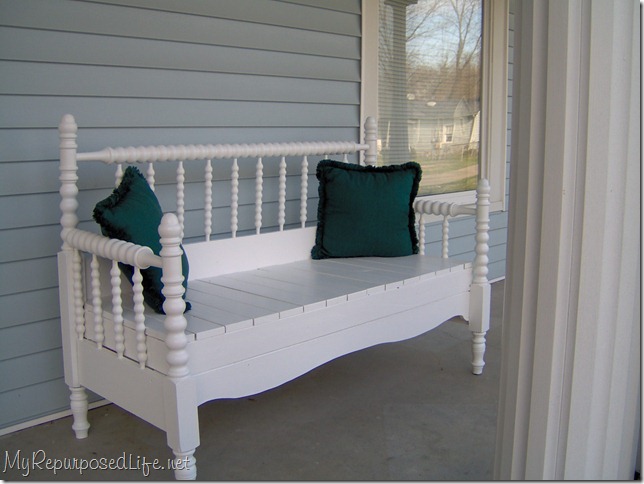 white spool bed headboard bench