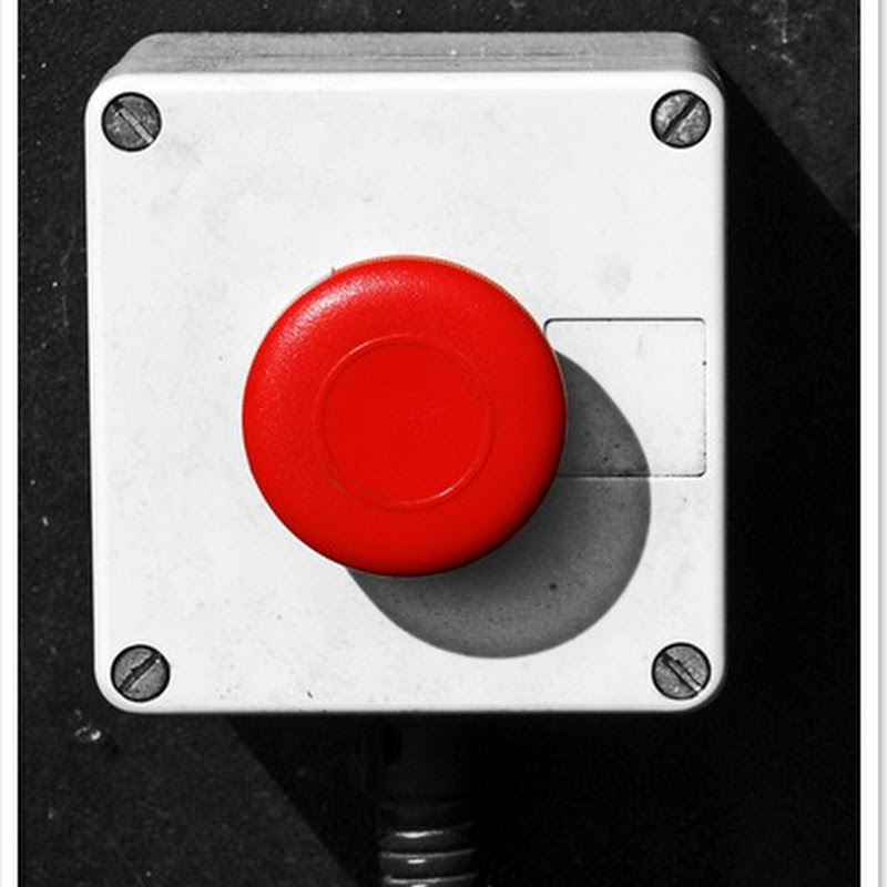 davesdistrictblog: Press the red button