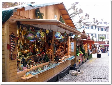 The centre of Rudesheim's Xmas market.