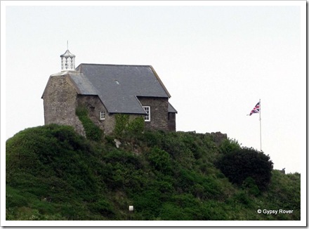 The Little Chapel on the hill. There has always been a lighthouse there since the Middle Ages. Henry VIII closed the Chapel in 1540.