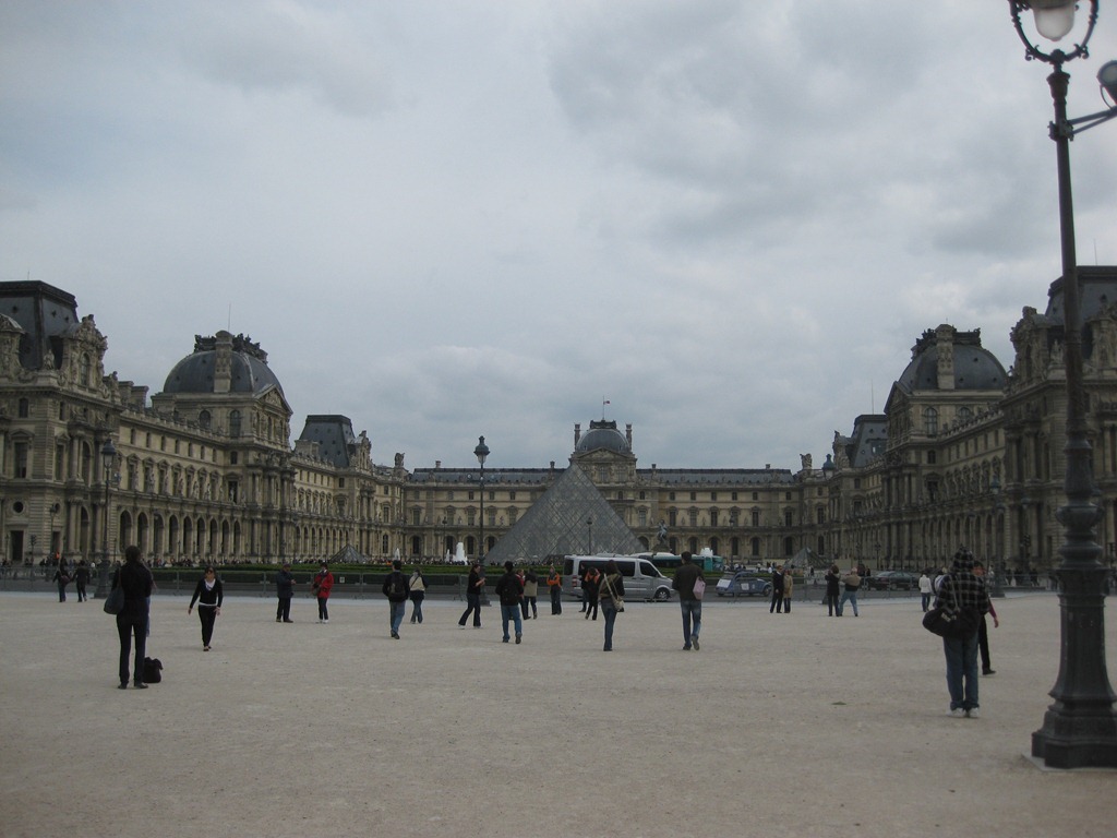 [Louvre[5].jpg]