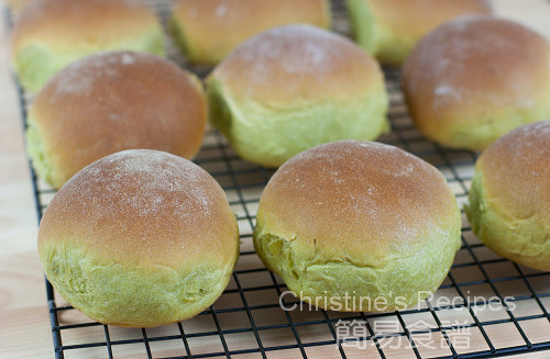 Japanese Green Tea Bread with Red Bean Fillings02
