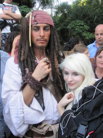 [a Holiday 10' 02 306[3].jpg]