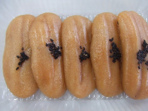 黒蜜がハネないように注意 盛岡市八幡町 陽月 のぶぢょうほまんじゅう イーハトーブログ 楽天ブログ