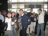 2009-05-02 我们在上海火车站上车乘和谐号去杭州。