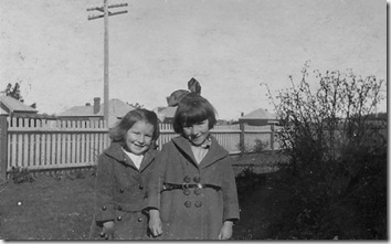 Edna and Helen Drummond Glen Innes 1920