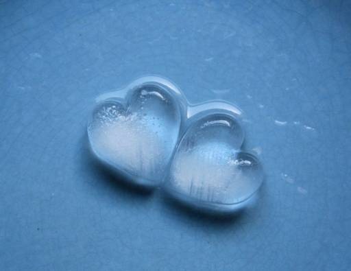 [6410_tn_melting heart ice cubes[3].jpg]