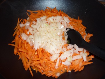 Морковь и лук в сливочном масле