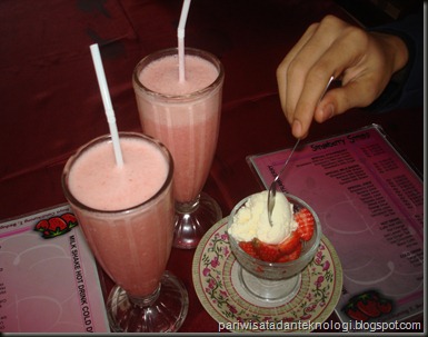 strawberry ice cream and milkshakes 