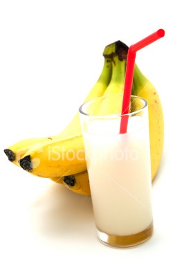 [ist2_5870355-banana-juice[7].jpg]