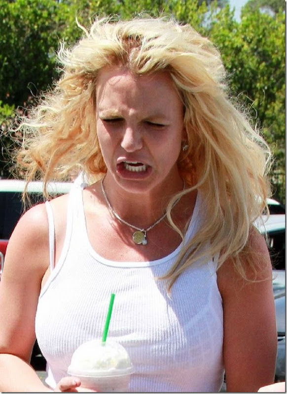 Britney Spears se assusta com fotogrfos (9)
